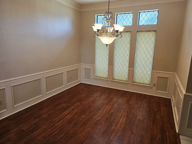 Building Photo - 2712 Powderhorn Dr