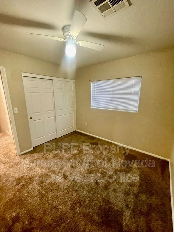 Building Photo - 3528 Laguna Veneta Ave