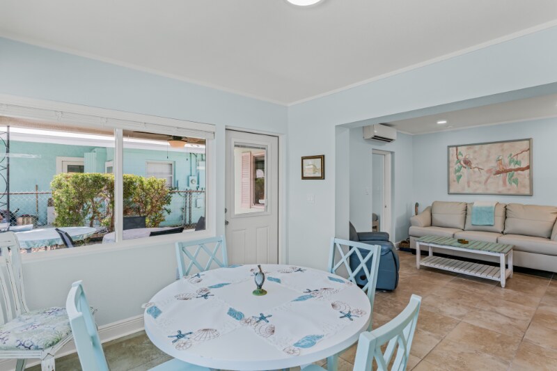 Building Photo - 14827 N Bayshore Dr