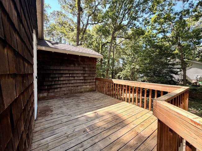Building Photo - Rustic Ranch in Rehoboth
