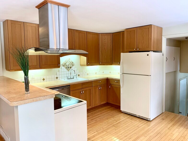 Building Photo - 8 Buchanan Rd