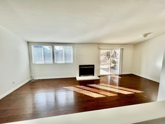 Building Photo - Move-In Ready 3BR/2BA Home w/ Solar, EV Charger & Garage