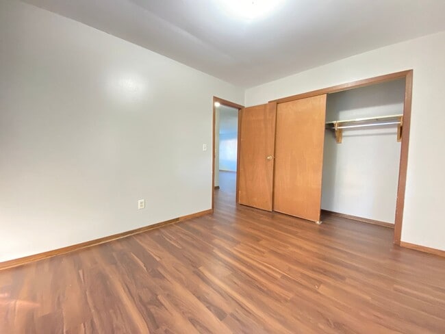 Building Photo - 2 Bedroom Duplex In Chesterton