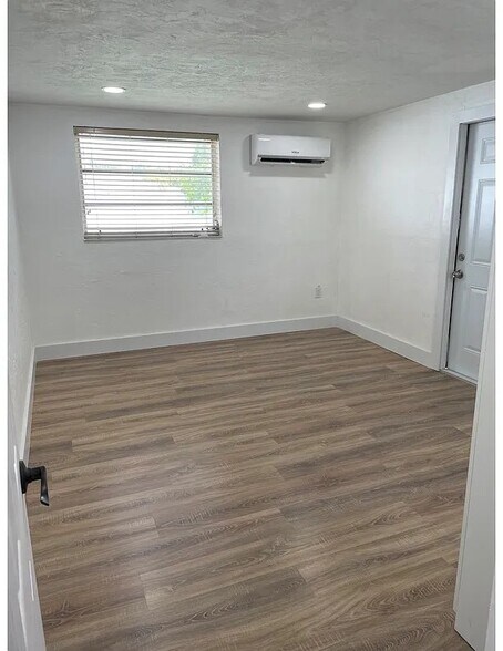 Building Photo - 14321 Boggs Dr
