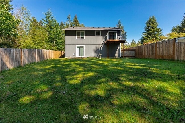 Building Photo - Spacious 3-Bedroom Home Near Horseshoe Lake