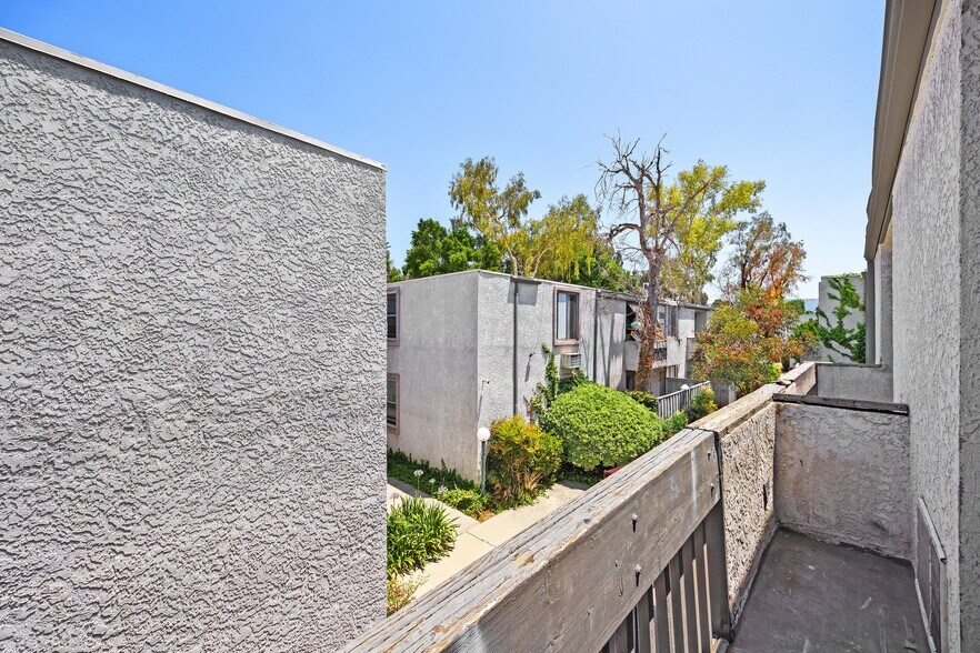 Building Photo - 18620 Hatteras St