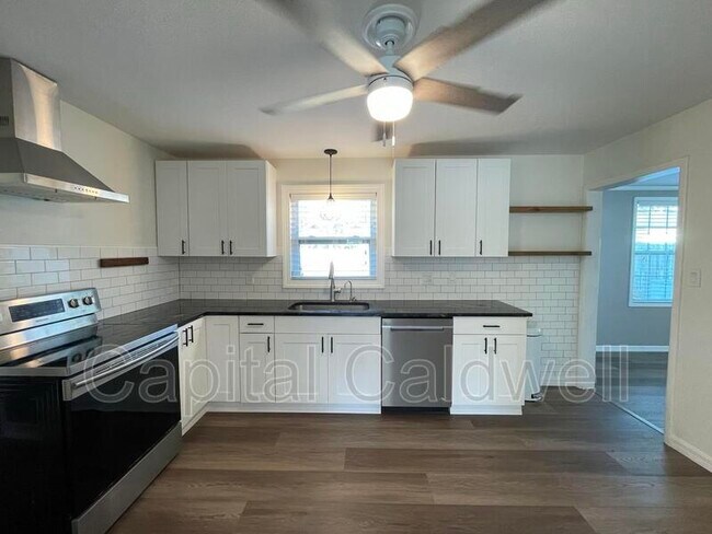 Building Photo - 1609 San Mateo Dr