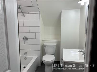 Building Photo - 1843 NE Taylor St