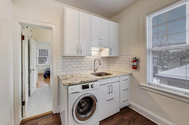 Building Photo - 1632 Wesley Ave