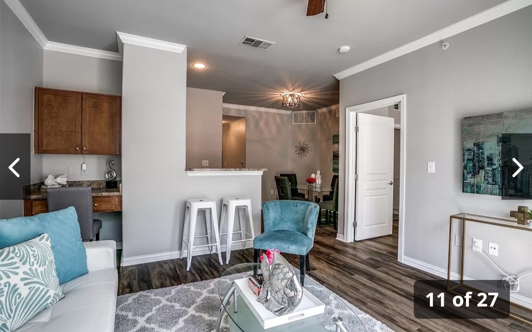 Work and dining space - 339 Las Colinas Blvd E