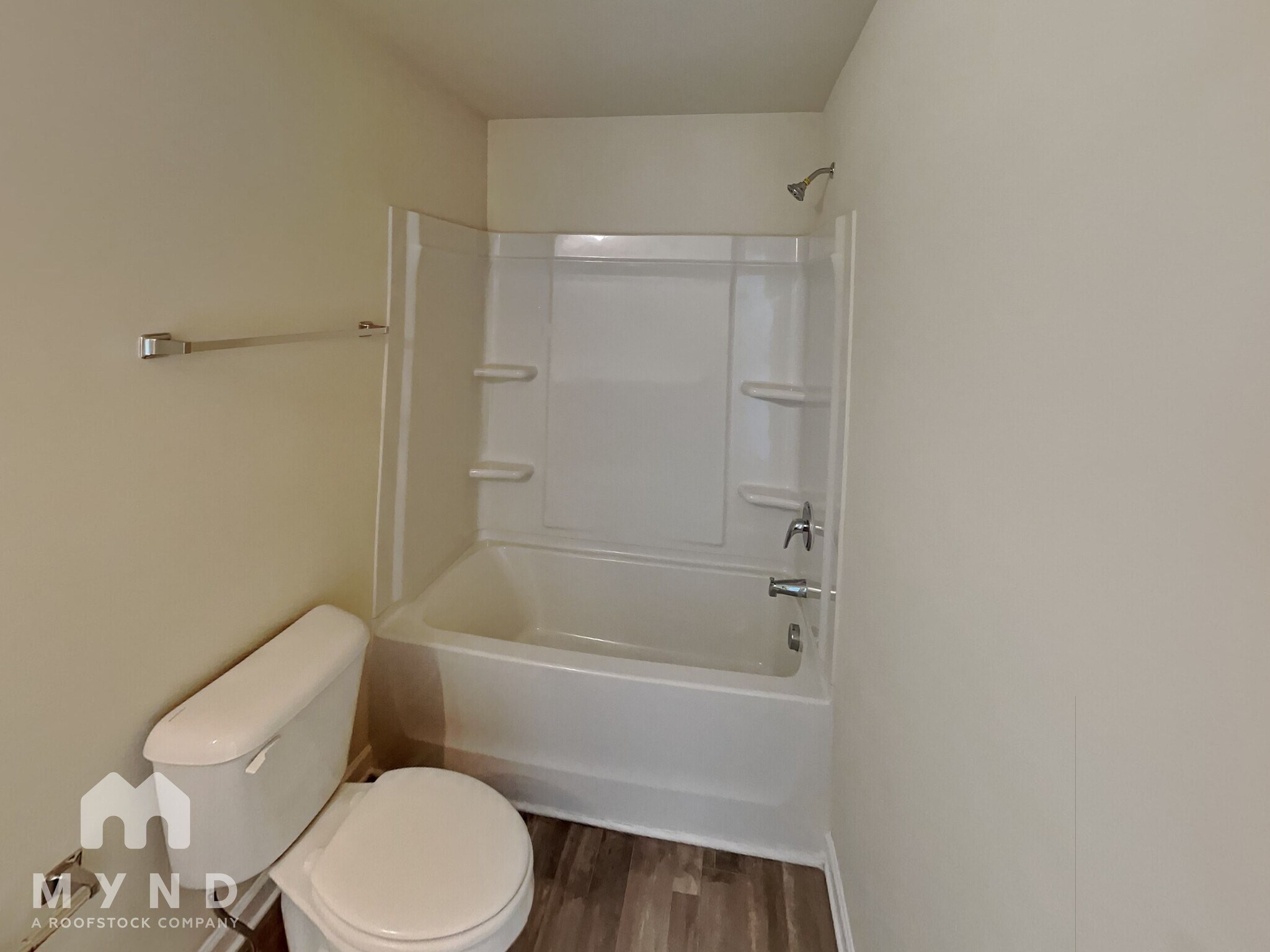 Building Photo - 2547 Piering Dr