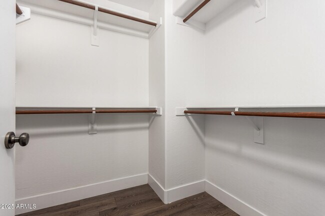 Building Photo - 738 S Beck Ave