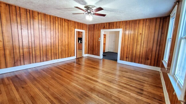 Building Photo - 266 Falls Ave