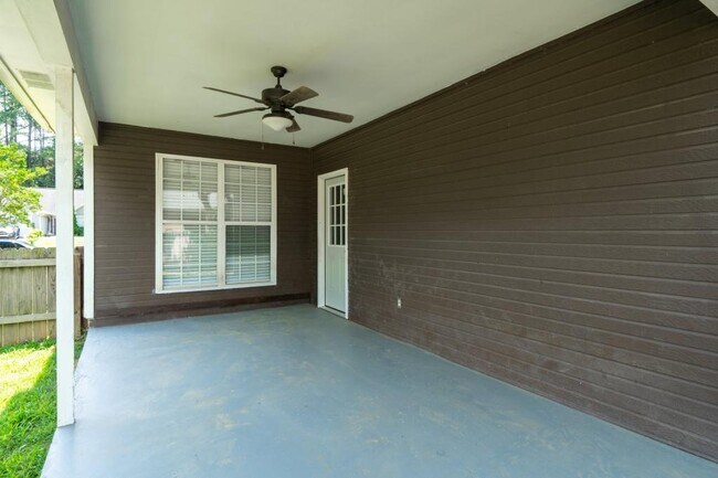 Building Photo - 132 King James Ct