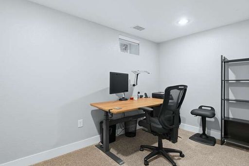 Building Photo - Beautiful 3 Bedroom Craftsman Bungalow Furnished or Unfurnished Available NOW!