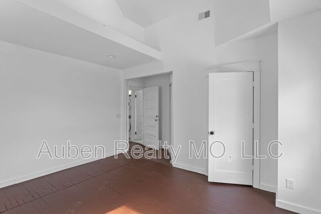 Building Photo - 3825 Walnut St