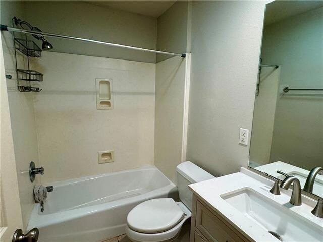 Building Photo - 6569 Center St