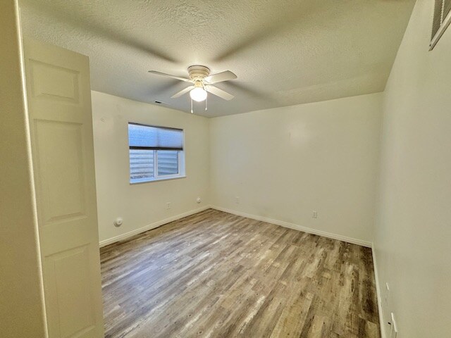 Building Photo - 122 N 400 W