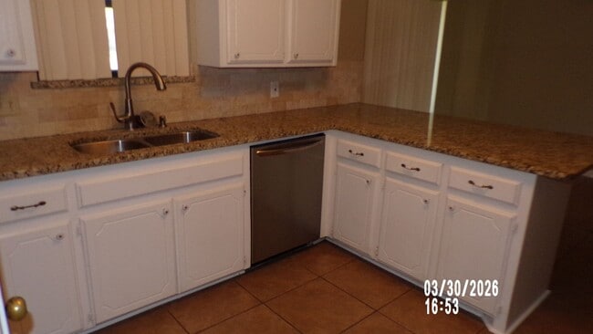 Building Photo - Great home close to Shopping, Hospital, Ft SIll