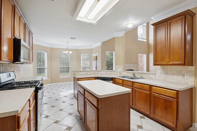 Building Photo - 14111 White Oak Gardens Dr