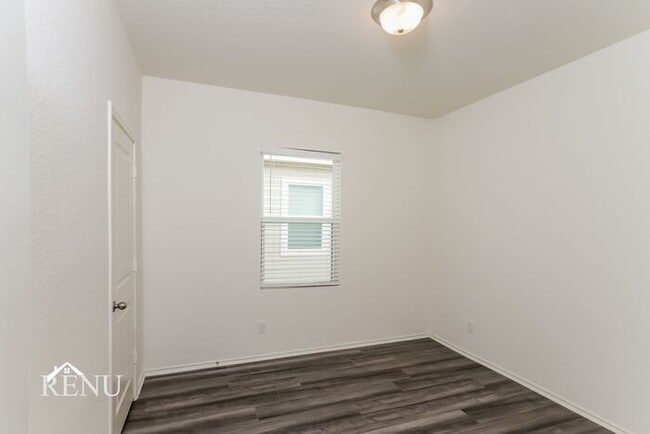 Building Photo - 5222 Dawn Break