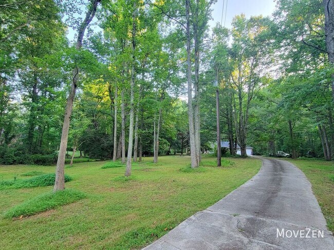 Building Photo - 303 Driftwood Dr