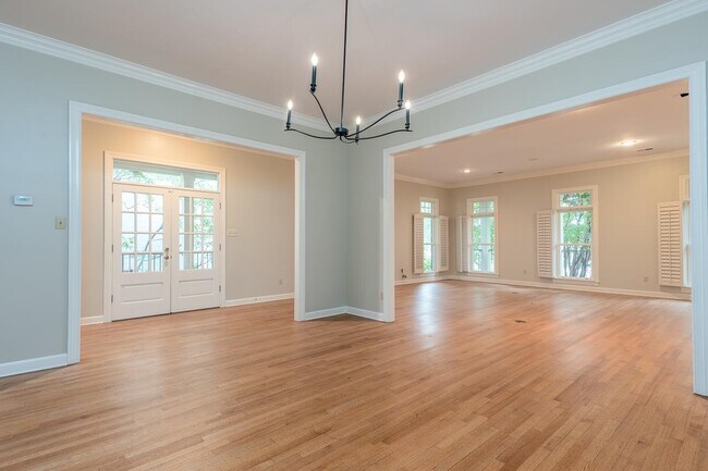 Building Photo - 1060 Island Dr