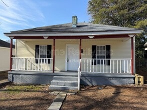 Building Photo - 722 Columbia Ave