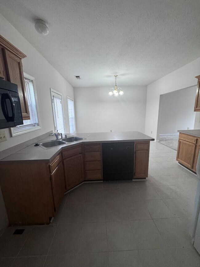 Building Photo - 3711 Lochdale Terrace