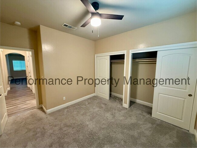 Building Photo - Charming 4 Bed/2 Bath SW Home w/ Solar & $0 Deposit Option