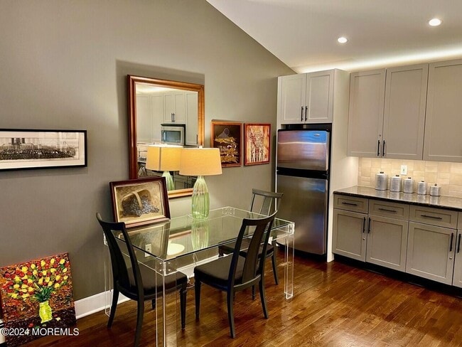 Building Photo - 301 Sixth Ave