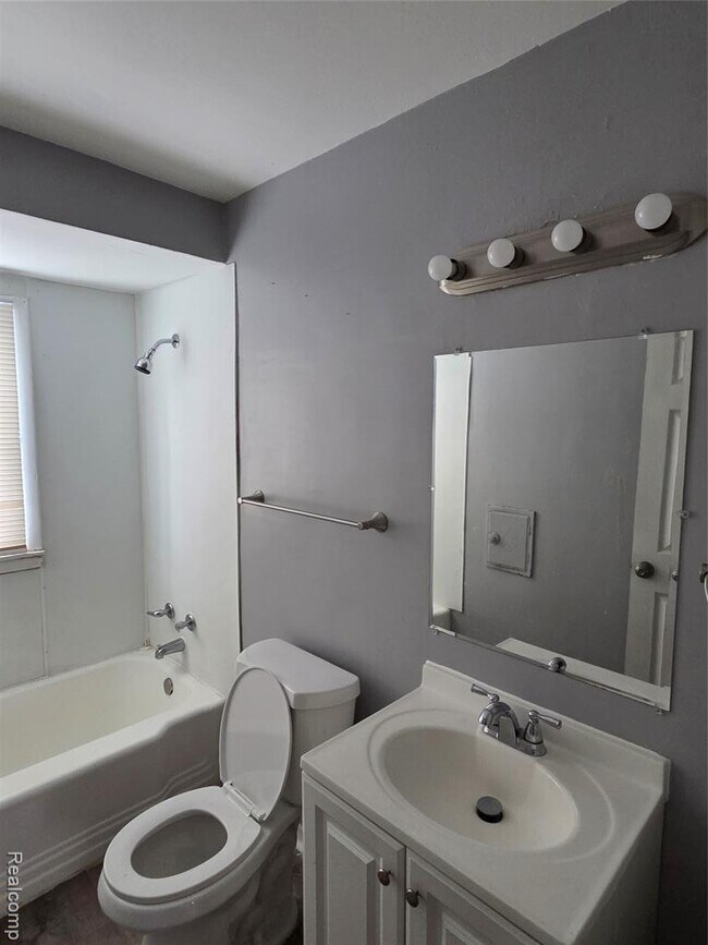 Building Photo - 1139 Bassett St