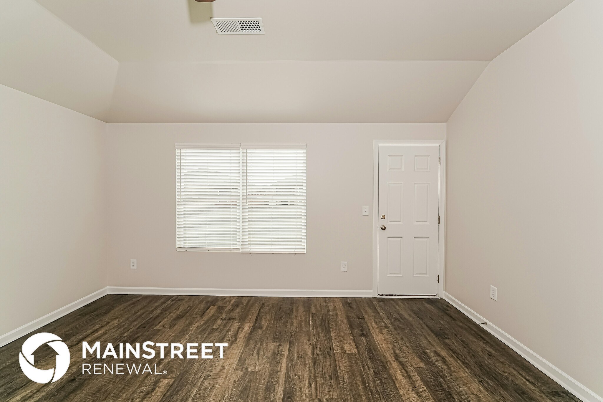 Building Photo - 65 Jonathan Dr