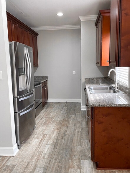 Building Photo - 919 Muirfield Dr