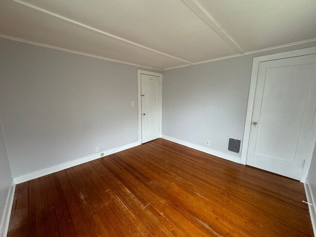 Building Photo - Single Family 3 Bedroom home on West Haven...