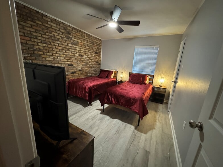 Building Photo - 3162 Highway 1 S