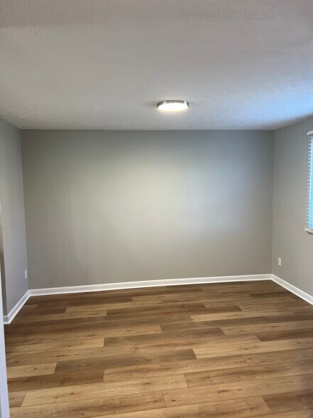 Building Photo - 2002 Lynn Gay Cir