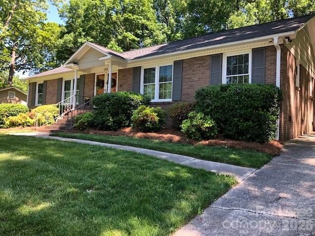 Building Photo - 1318 Beechdale Dr