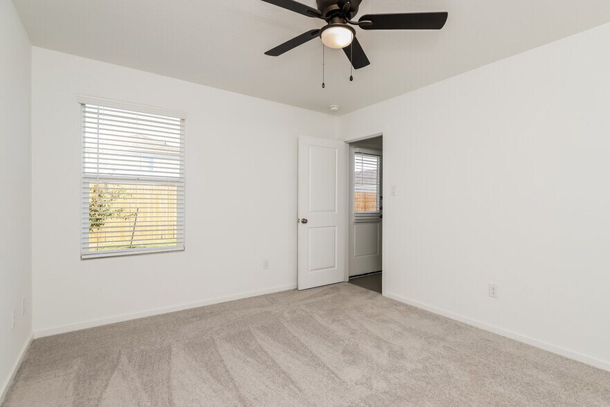 Building Photo - 11533 Chestnut Barr Dr