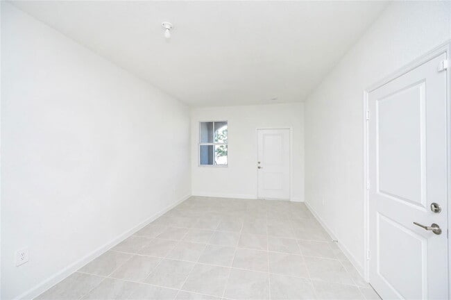 Building Photo - 2680 SE 10th St