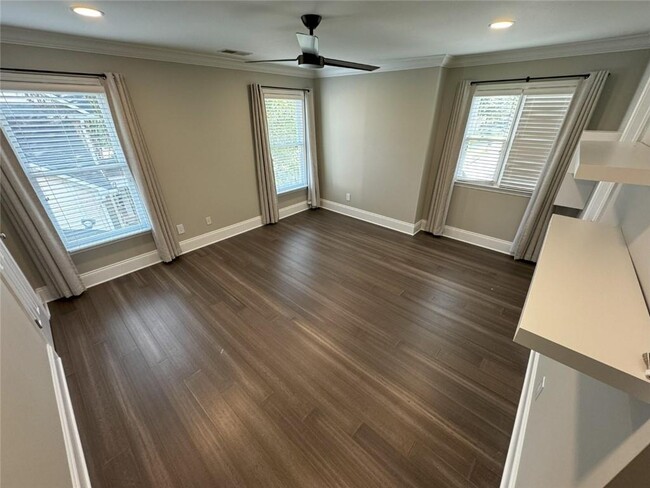 Building Photo - 1025 Beacon Hill Crossing