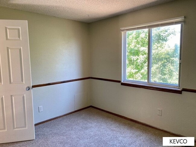 Building Photo - Stunning Home in Central FoCo!