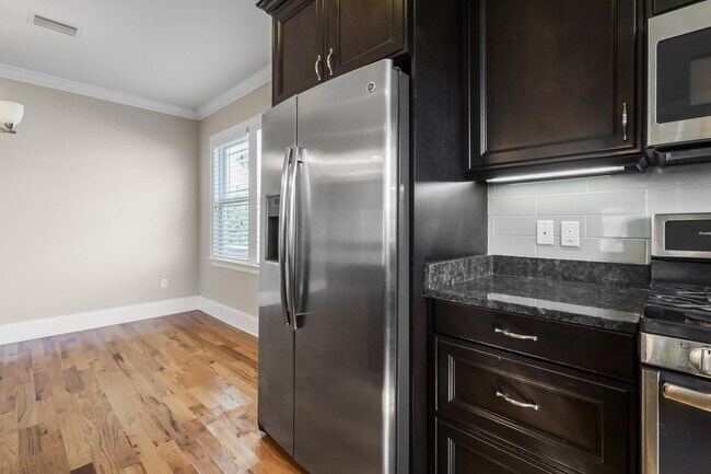 Building Photo - 2561 Lantana Ln