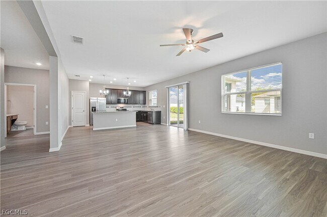 Building Photo - 17325 Coastal Ridge Dr