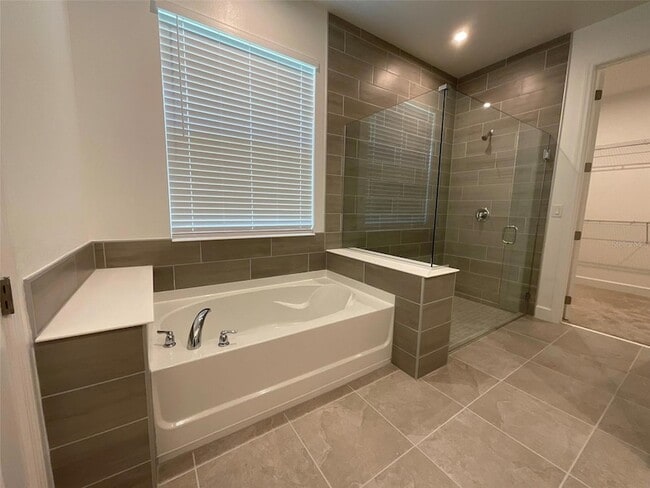 Building Photo - 3220 Canna Lily Pl