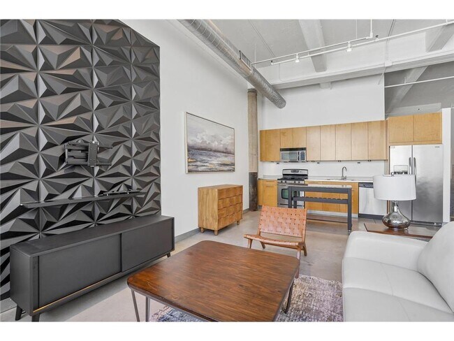 Building Photo - 700 N Washington Ave