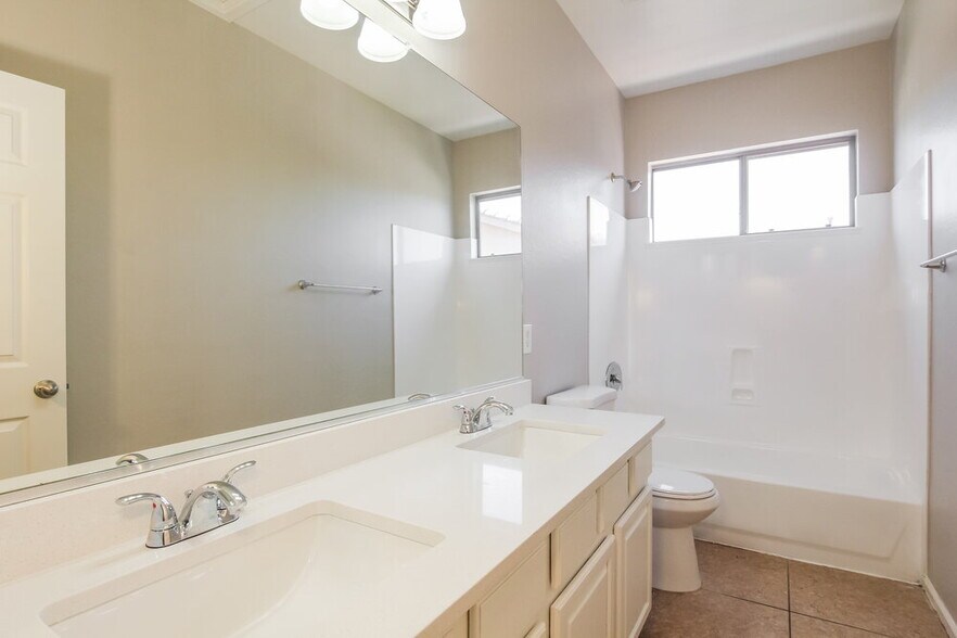 Building Photo - 6904 W Jackrabbit Ln