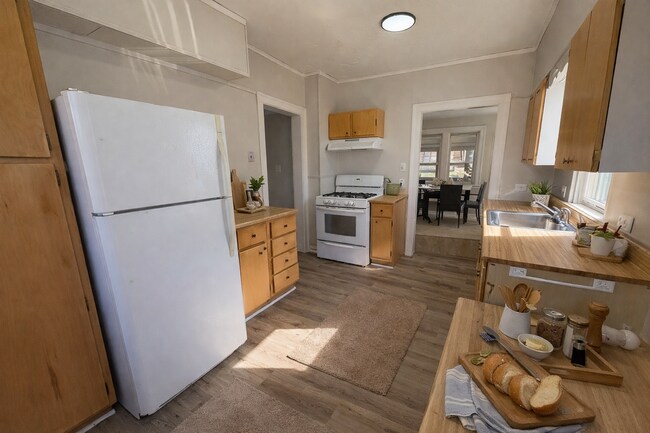 Building Photo - Newly Renovated 5-Bedroom Akron Home with Huge Deck + Fenced Yard