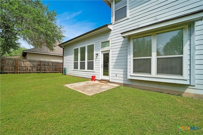 Building Photo - 121 Park Ln