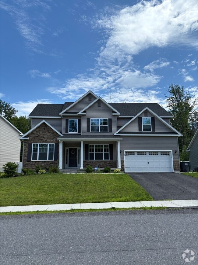 Building Photo - Charming 4 bedroom 3 bath in Ballston Lake #